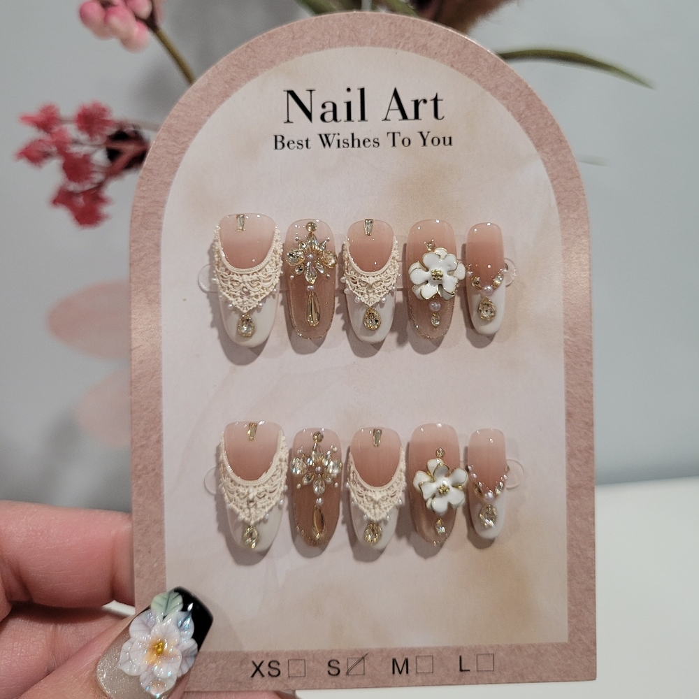 White And Nude Press On nails
